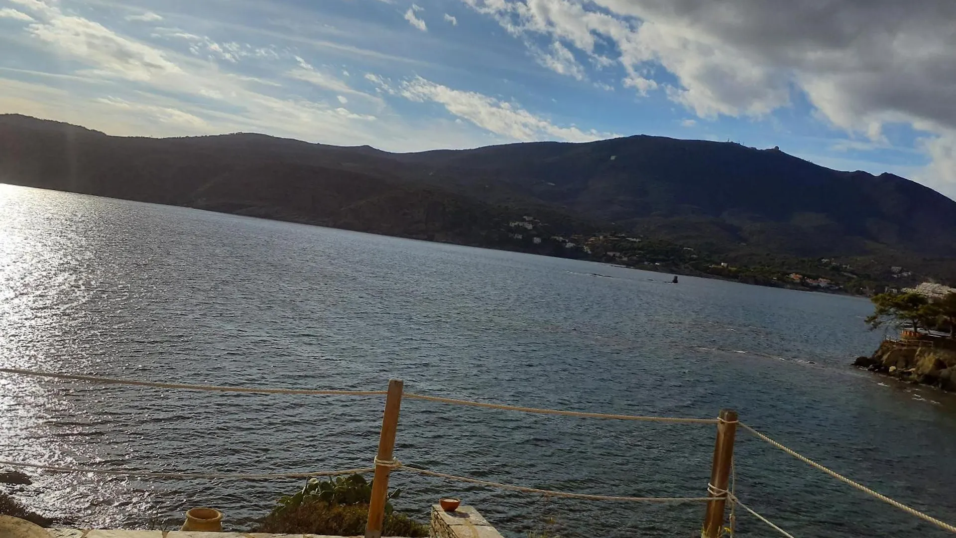 Isla Privada En Cadaques De Ensueno Con 11 Habitaciones Dobles Con Bano Privado Y Piscina Spain