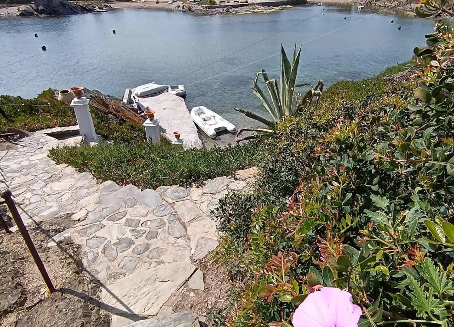 Isla Privada En Cadaques De Ensueno Con 11 Habitaciones Dobles Con Bano Privado Y Piscina Spain