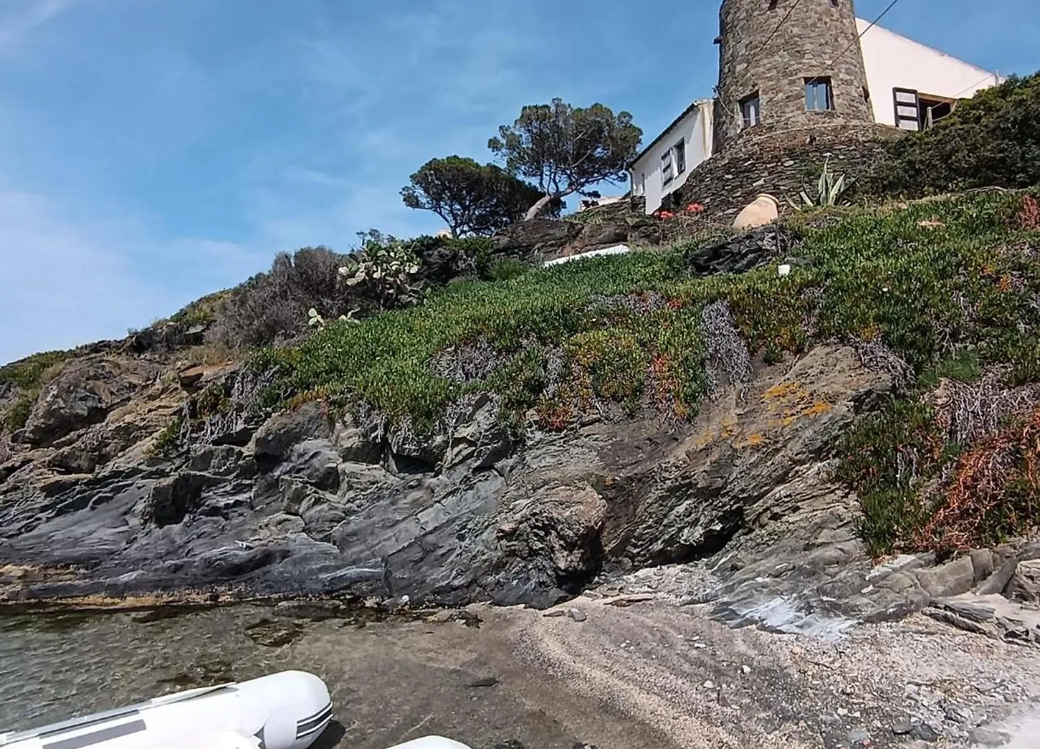 Villa Isla Privada En Cadaques De Ensueno Con 11 Habitaciones Dobles Con Bano Privado Y Piscina