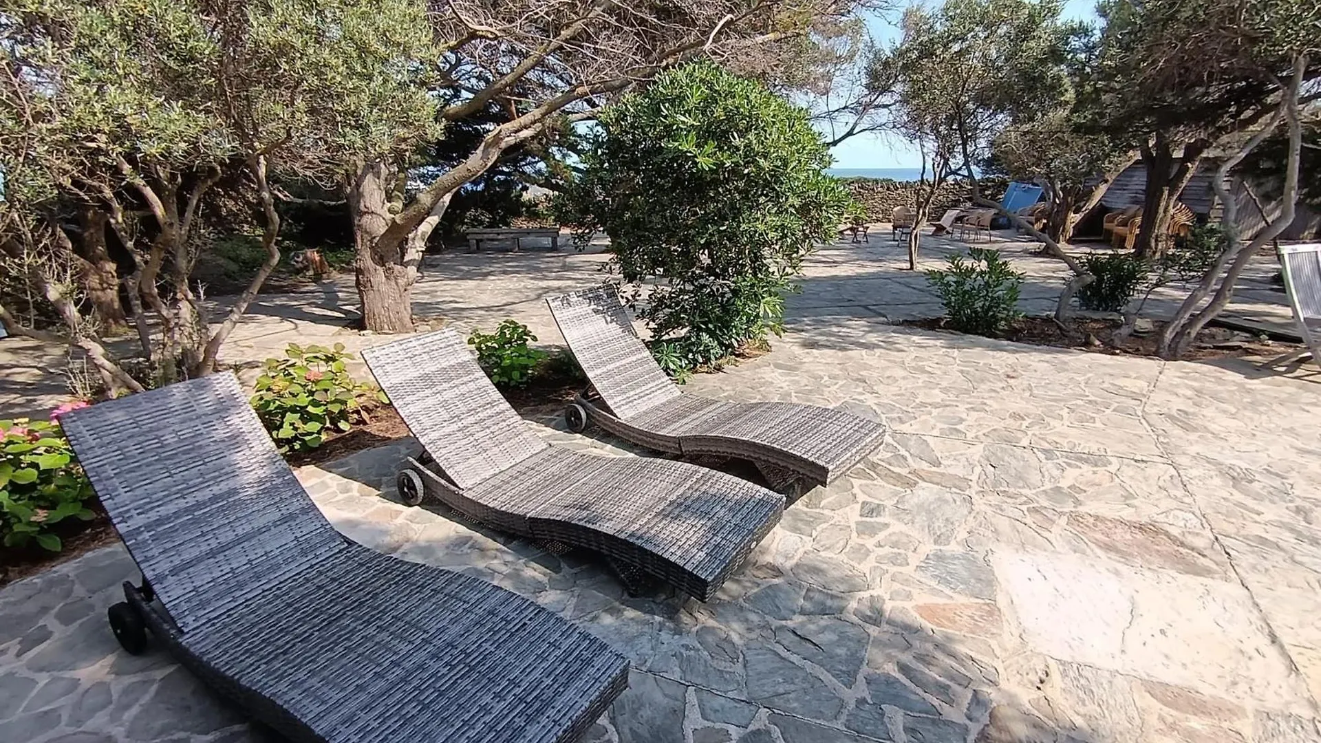 Isla Privada En Cadaques De Ensueno Con 11 Habitaciones Dobles Con Bano Privado Y Piscina